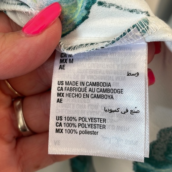 ALFANI women’s poppy floral short sleeve blouse V neck size Med white w/ green - Picture 9 of 12